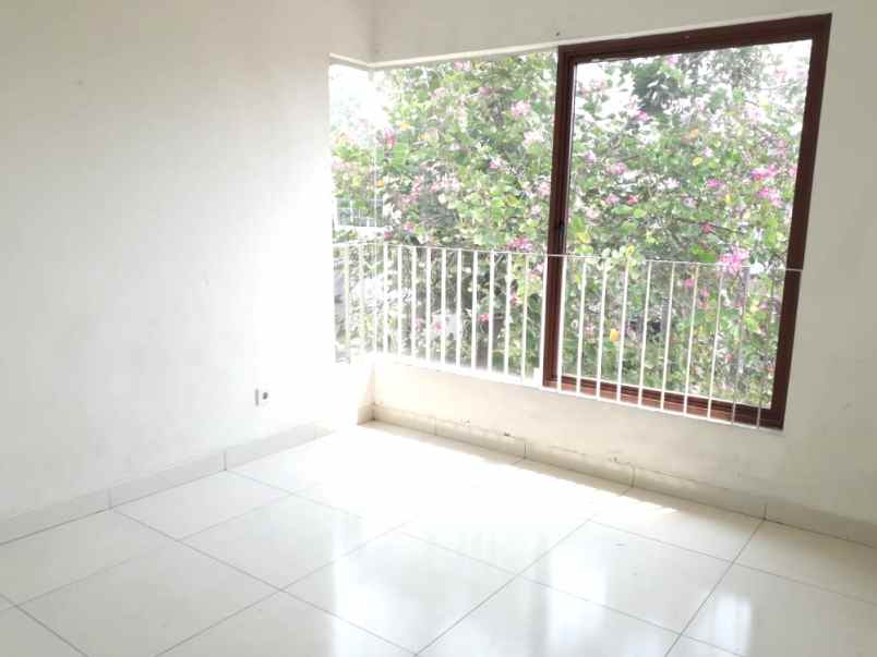 dijual rumah cluster cassia jgc