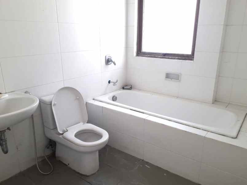 dijual rumah cluster cassia jgc