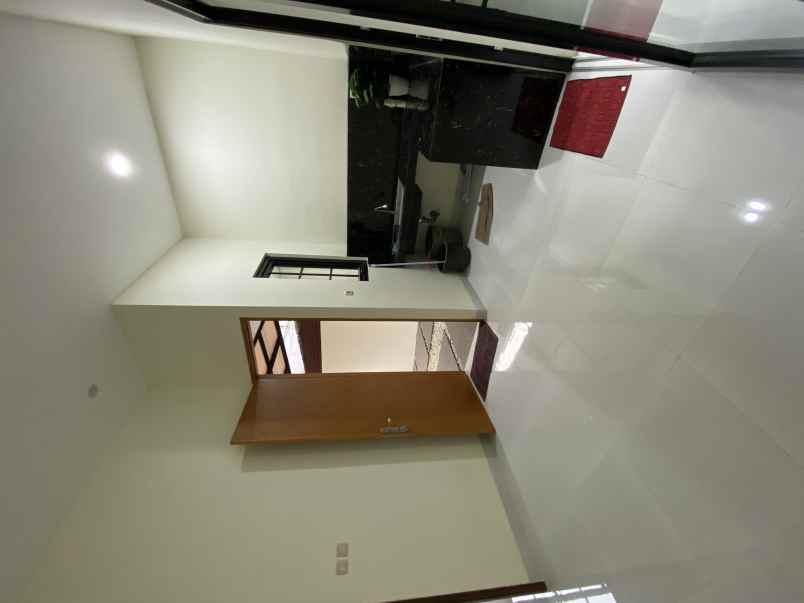 dijual rumah cluster catalina gading