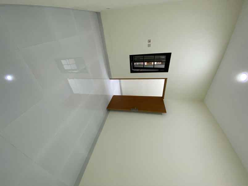 dijual rumah cluster catalina gading