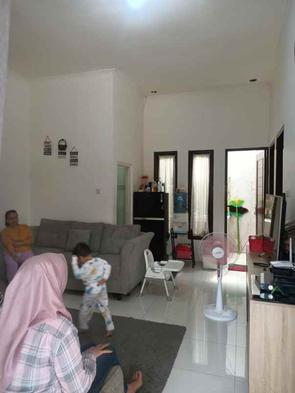 dijual rumah cluster d bougenville