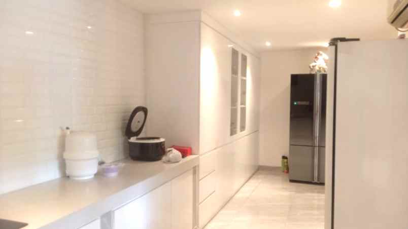 dijual rumah cluster gading grande