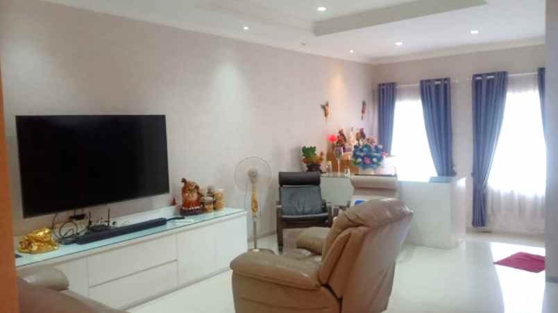 dijual rumah cluster gading grande