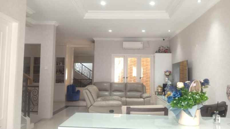 dijual rumah cluster gading grande