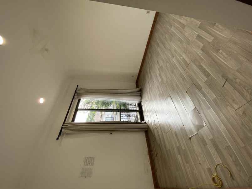 dijual rumah cluster jadeite jl bumi