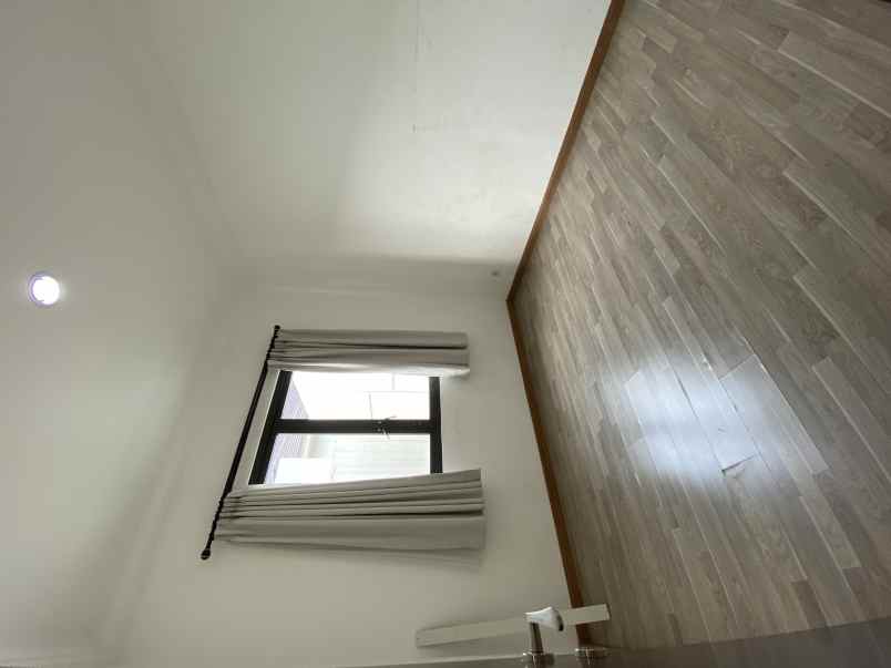 dijual rumah cluster jadeite jl bumi