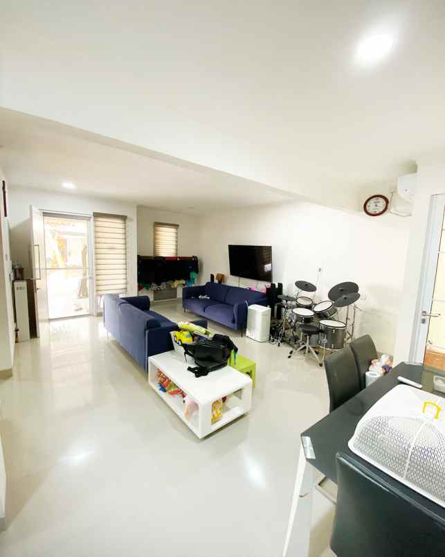 dijual rumah cluster latigo village by