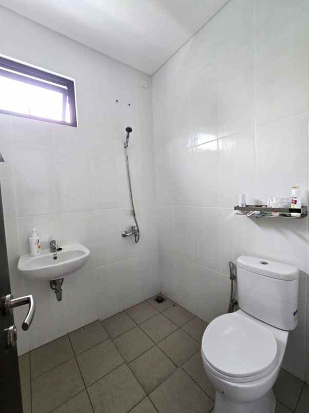 dijual rumah cluster mahakam jgc