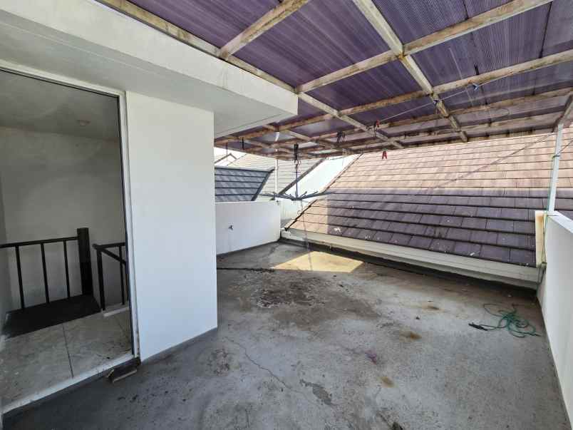 dijual rumah cluster palm spring jgc