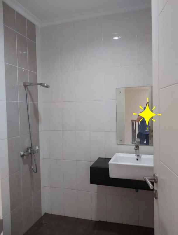 dijual rumah cluster thomson summarecon