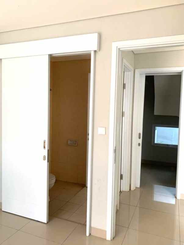 dijual rumah cluster yarra jgc jakarta