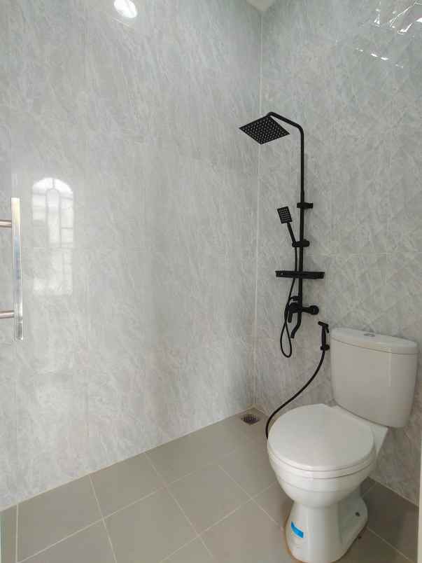 dijual rumah condet balekambang