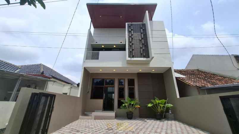 dijual rumah condong catur