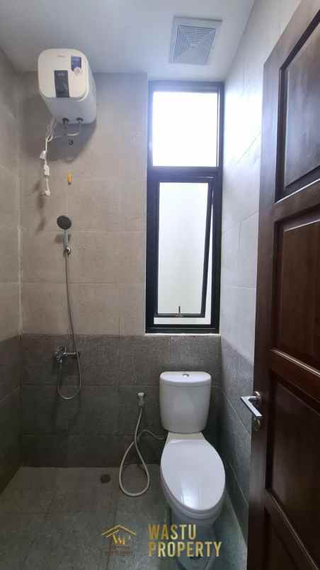 dijual rumah condong catur