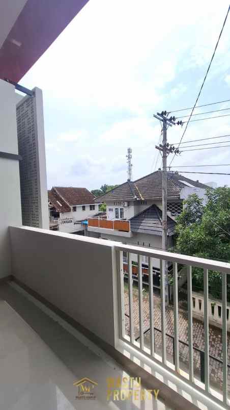 dijual rumah condong catur