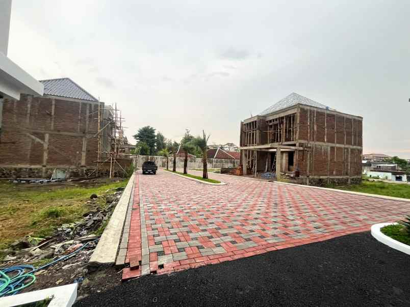 dijual rumah condongcatur depok sleman