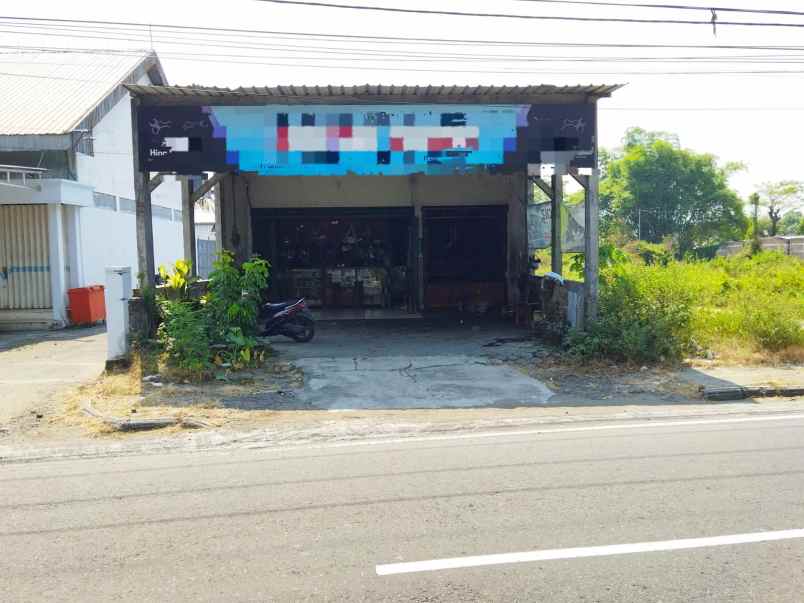 dijual rumah dan toko beserta semua isinya
