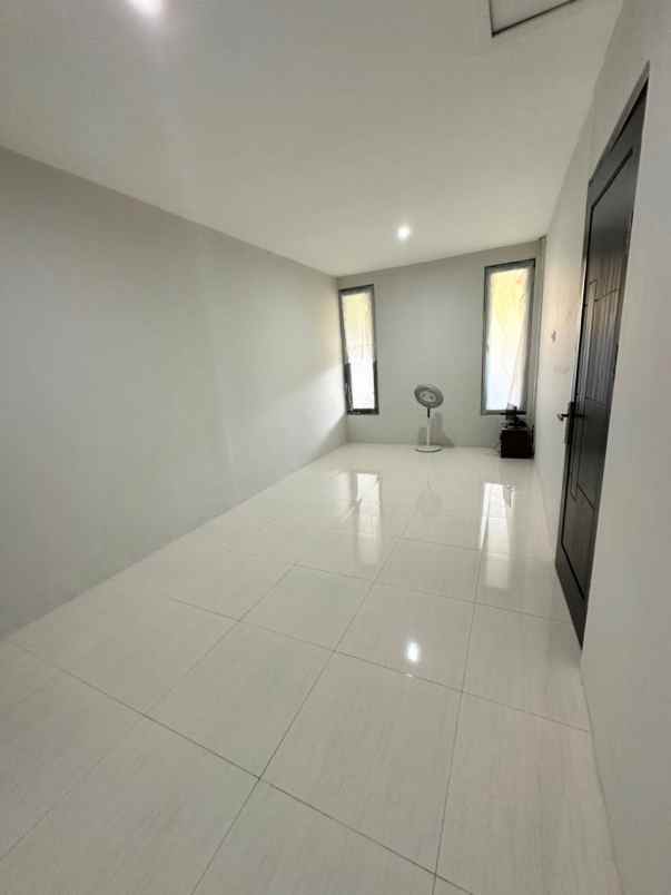 dijual rumah darmo row 2 mobil surabaya barat