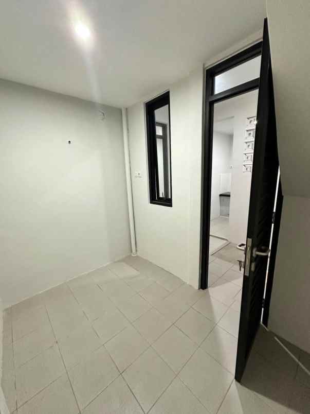 dijual rumah darmo row 2 mobil surabaya barat