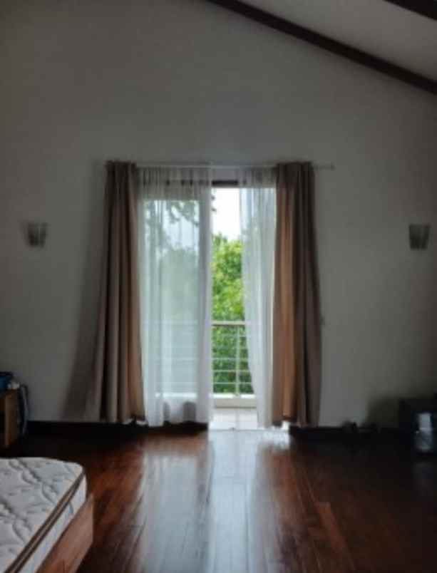 dijual rumah de latinos the green bsd