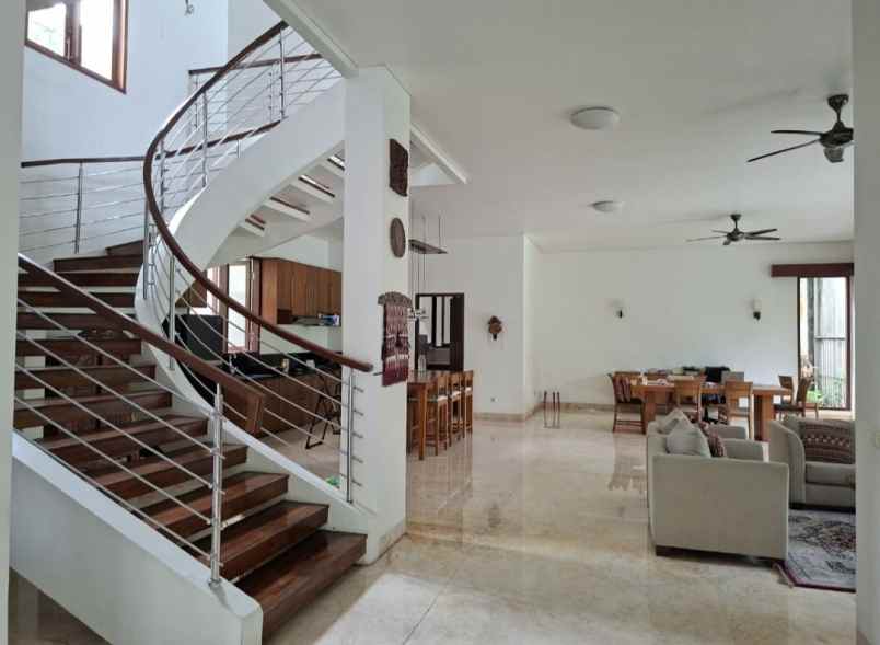 dijual rumah de latinos the green bsd