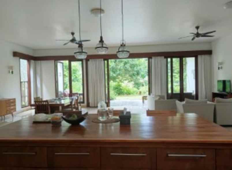 dijual rumah de latinos the green bsd