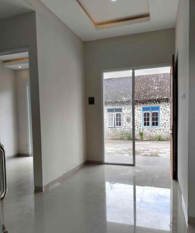 dijual rumah dekat purwomartani