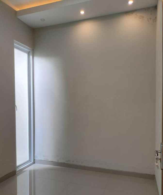 dijual rumah dekat purwomartani