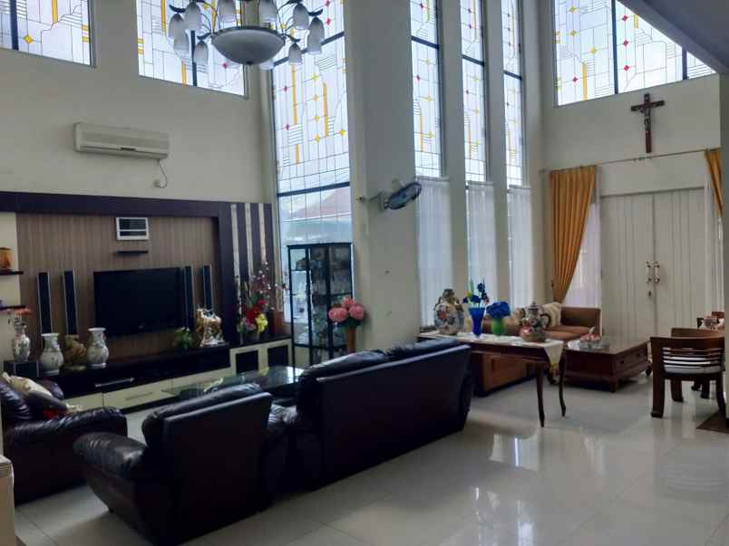 dijual rumah delta sari indah