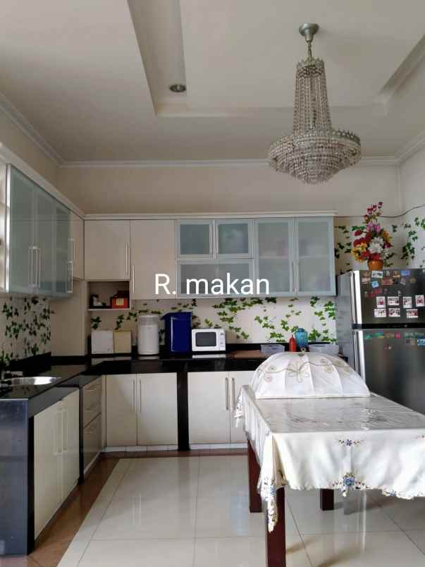 dijual rumah delta sari indah