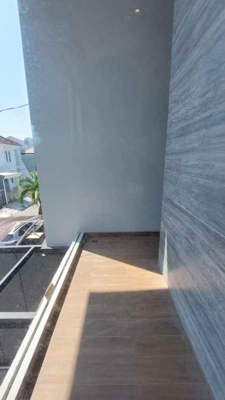 dijual rumah dharmahusada