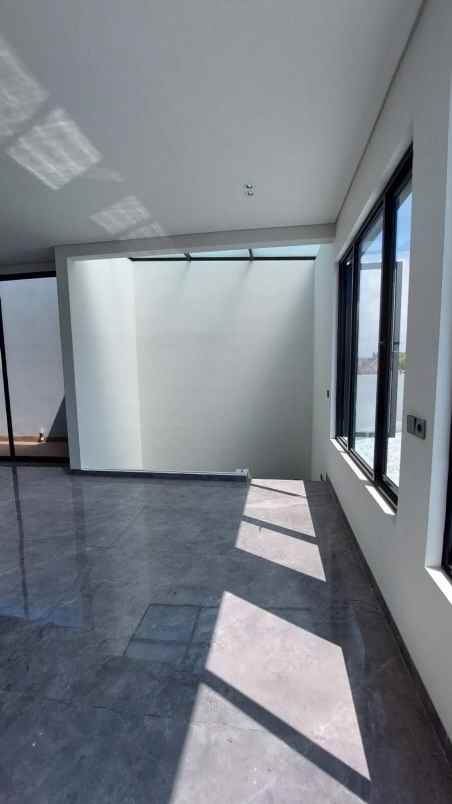 dijual rumah dharmahusada