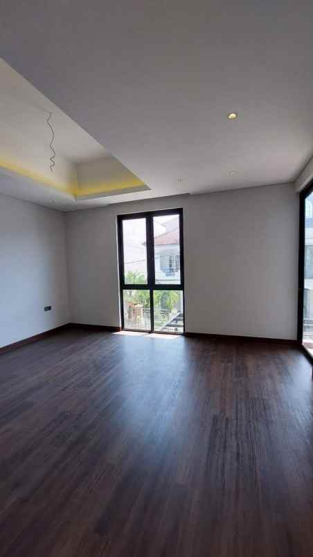 dijual rumah dharmahusada