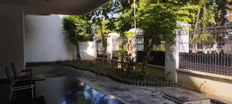 dijual rumah dharmahusada