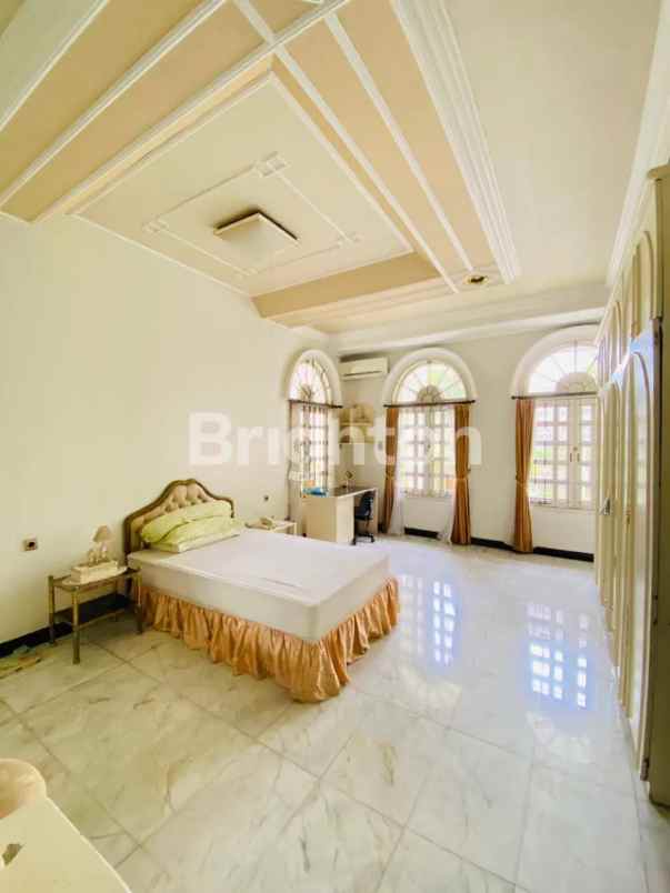 dijual rumah dharmahusada indah