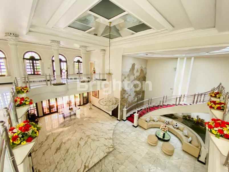 dijual rumah dharmahusada indah