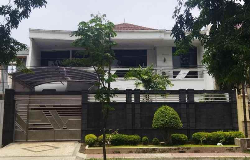 dijual rumah dharmahusada indah