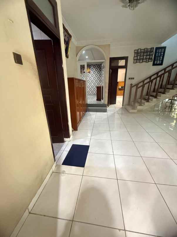 dijual rumah di citra 3