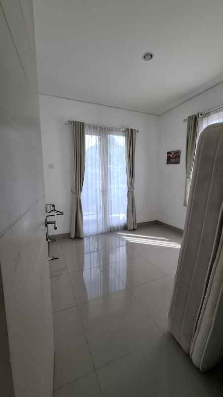 dijual rumah di cluster lavesh harapan indah bekasi