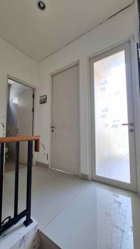 dijual rumah di cluster lavesh harapan indah bekasi