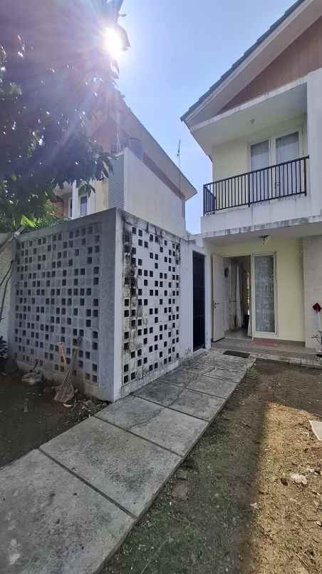 dijual rumah di cluster lavesh harapan indah bekasi