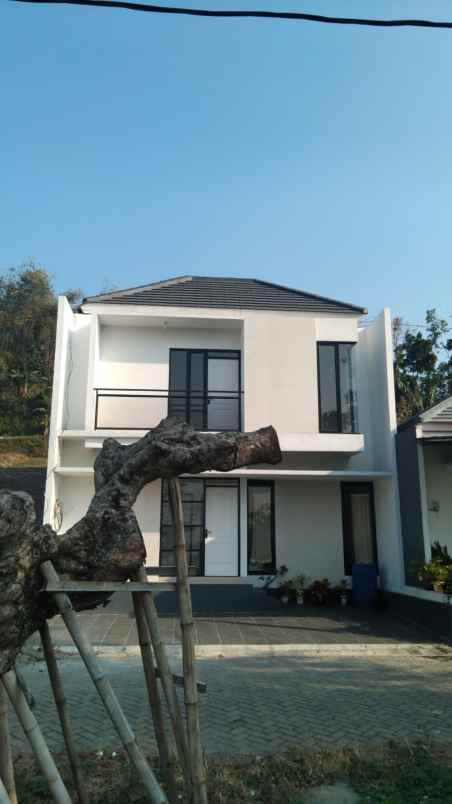 dijual rumah di kinza residence banyumanik semarang