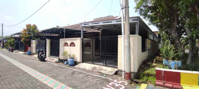dijual rumah di perum plamongan indah semarang