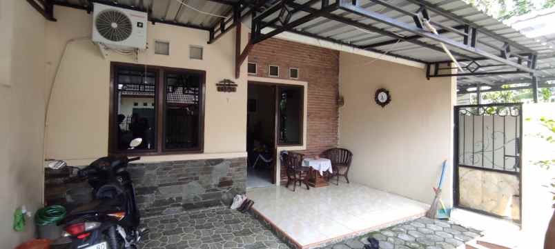 dijual rumah di perum plamongan indah semarang