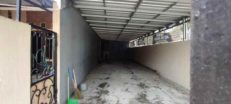 dijual rumah di perum plamongan indah semarang