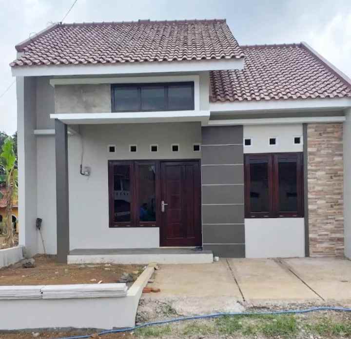 dijual rumah di perumahan griya sejuk damai wiradadi