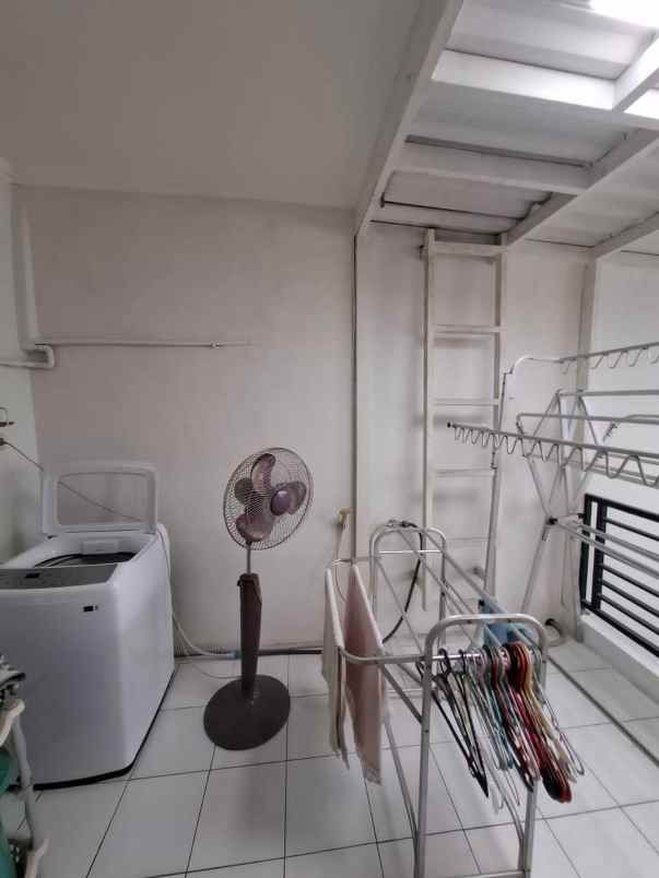 dijual rumah di sanggar hurip soeta