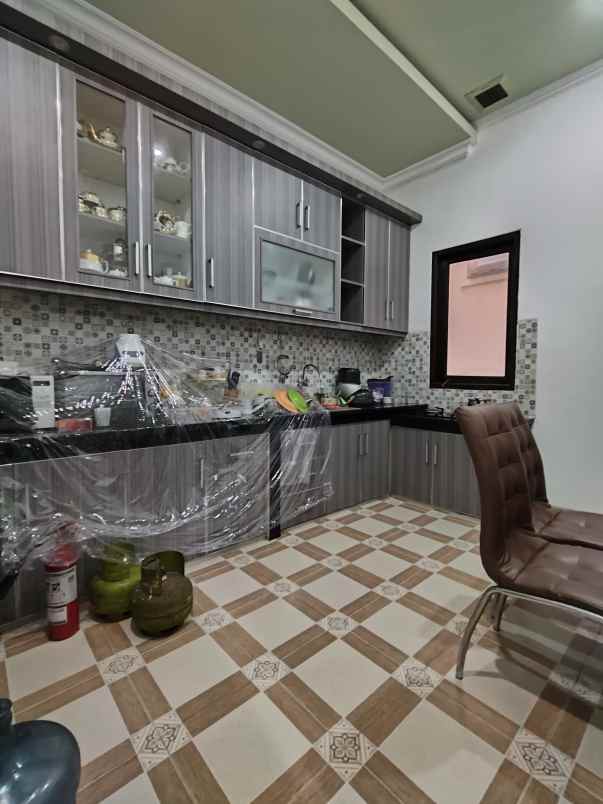 dijual rumah duren sawit