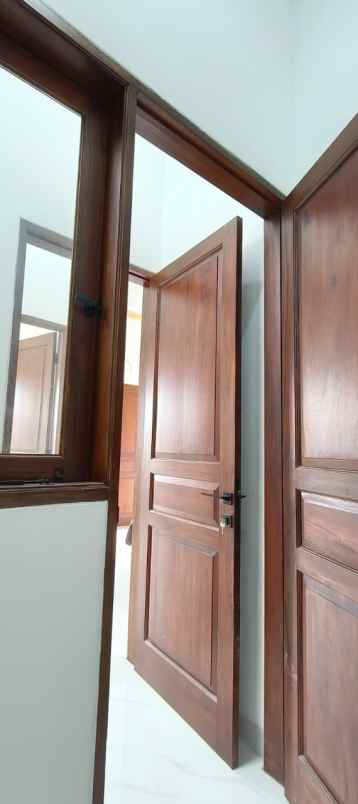 dijual rumah duren sawit