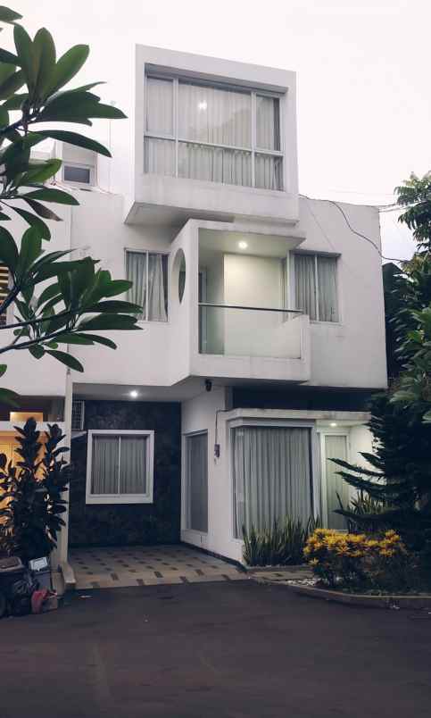 dijual rumah executive cubico town house ciputat
